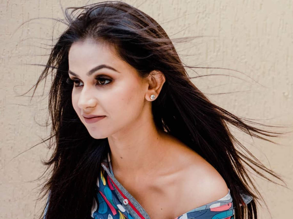 Aanchal Khurana Biography Height Age TV Serials Husband Family Salary Net Worth Awards Photos Facts More
