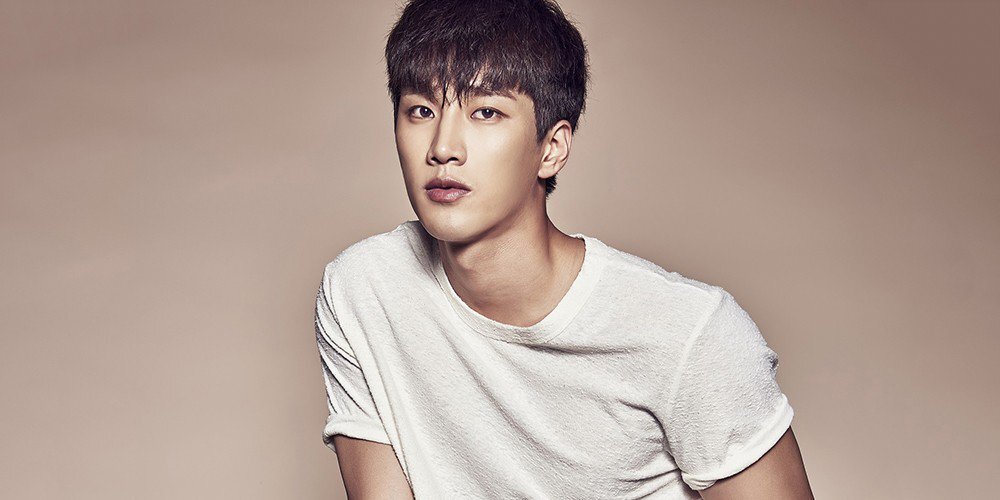 Ahn Bo-Hyun Biography, Height, Weight, Age, Movies, Wife, Family, Salary, Net Worth, Facts & More