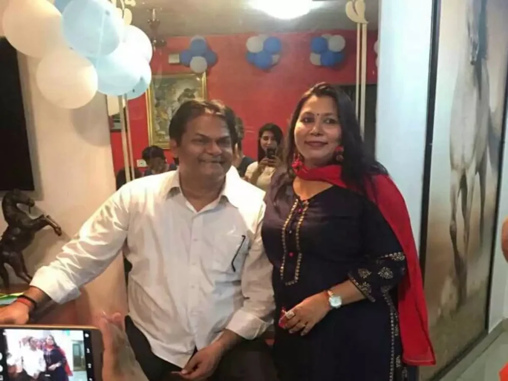 Akhilendra Mishra With His Wife