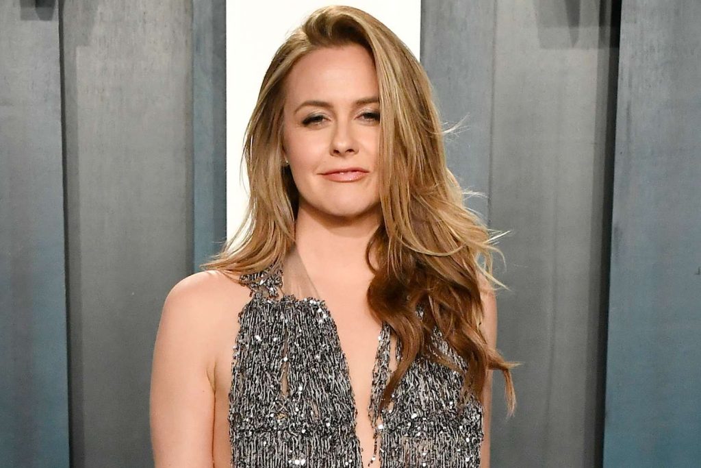 Alicia Silverstone Biography, Height, Weight, Age, Movies, Husband, Family, Salary, Net Worth, Facts & More