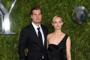 Amber Valletta Biography, Height, Weight, Age, Movies, Husband, Family