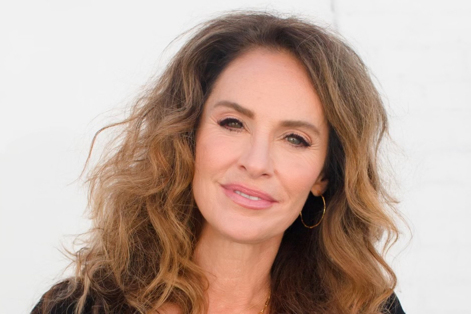 Amy Brenneman Biography, Height, Weight, Age, Movies, Husband, Family, Salary, Net Worth, Facts & More