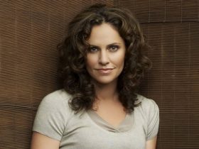 Amy Brenneman Biography Height Weight Age Movies Husband Family Salary Net Worth Facts More
