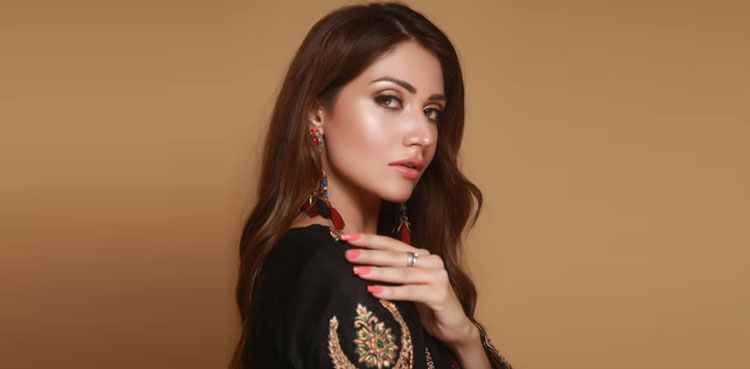 Anam Tanveer as Shaheena Jawad
