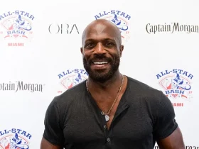 Billy Brown Biography Height Weight Age Movies Wife Family Salary Net Worth Facts More