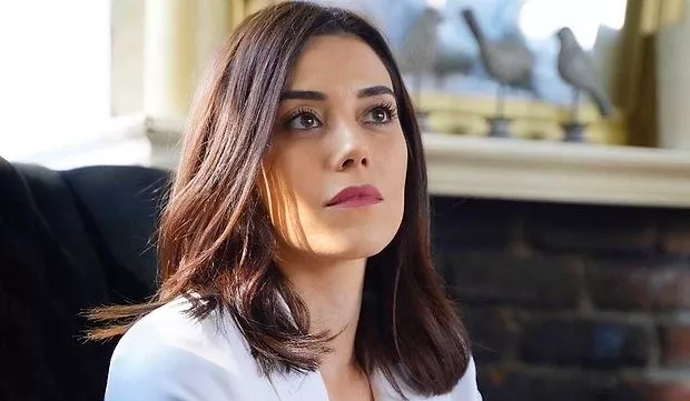 Cansu Dere Biography, Height, Weight, Age, Movies, Husband, Family, Salary, Net Worth, Facts & More