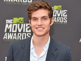 Daniel Sharman Biography Height Weight Age Movies Wife Family Salary Net Worth Facts More
