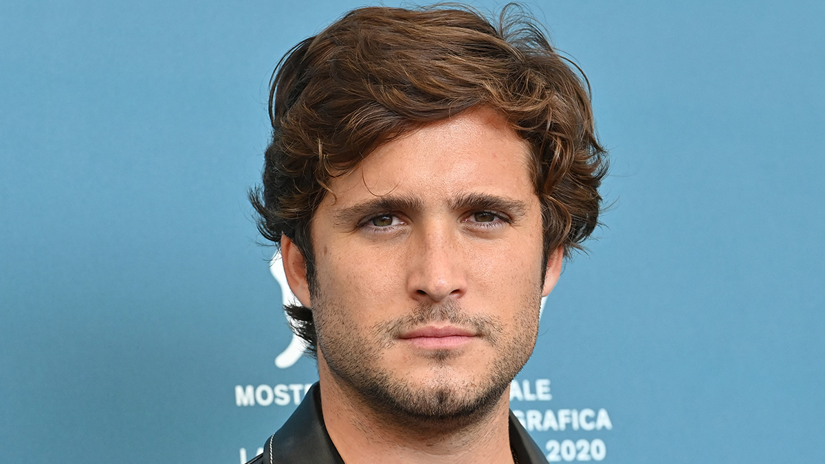 diego-boneta-biography-height-weight-age-movies-wife-family