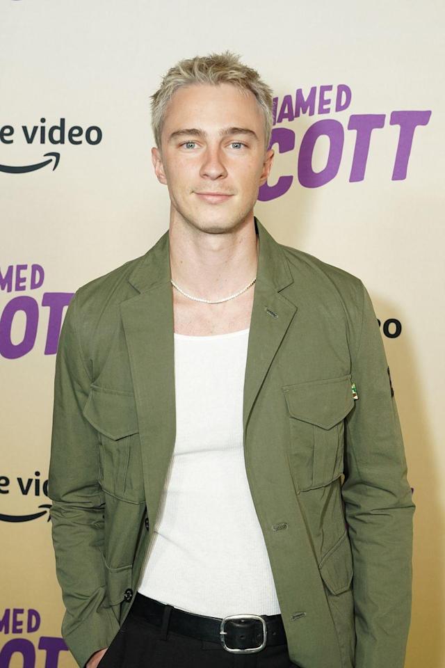 Drew Starkey Biography, Height, Weight, Age, Movies, Wife, Family