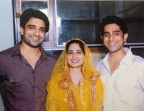 Eijaz Khan With His Brother And Sister