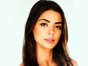 Gia Mantegna Biography Height Weight Age Movies Husband Family Salary Net Worth Facts More