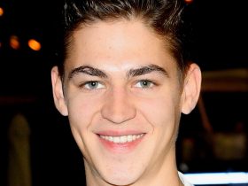 Hero Fiennes Tiffin Biography Height Weight Age Movies Wife Family Salary Net Worth Facts More
