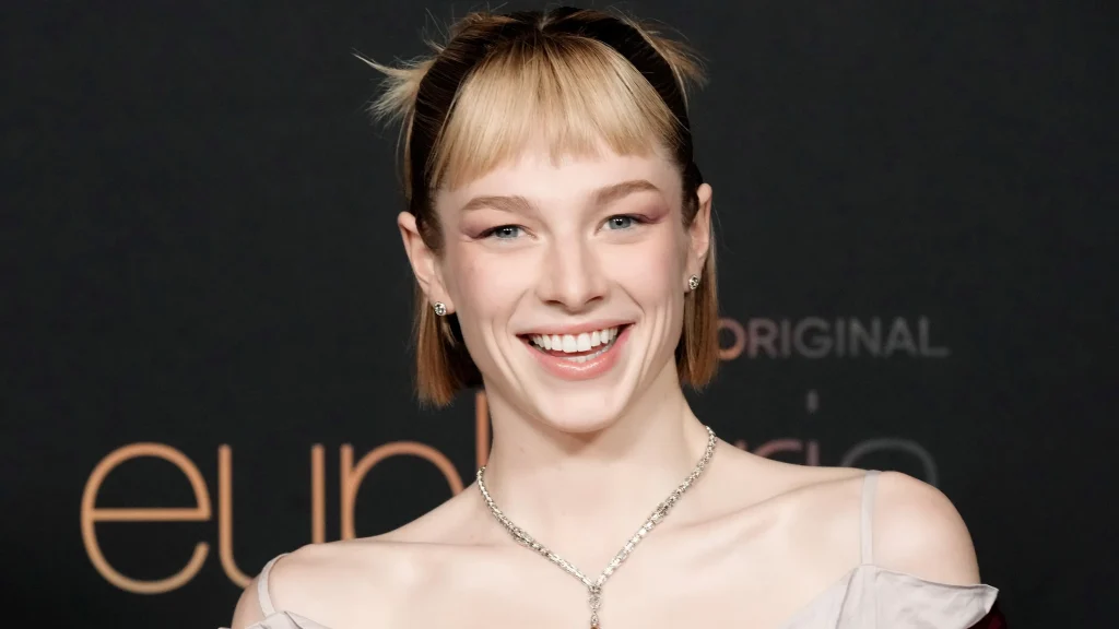 Hunter Schafer Biography, Height, Weight, Age, Movies, Husband, Family, Salary, Net Worth, Facts & More