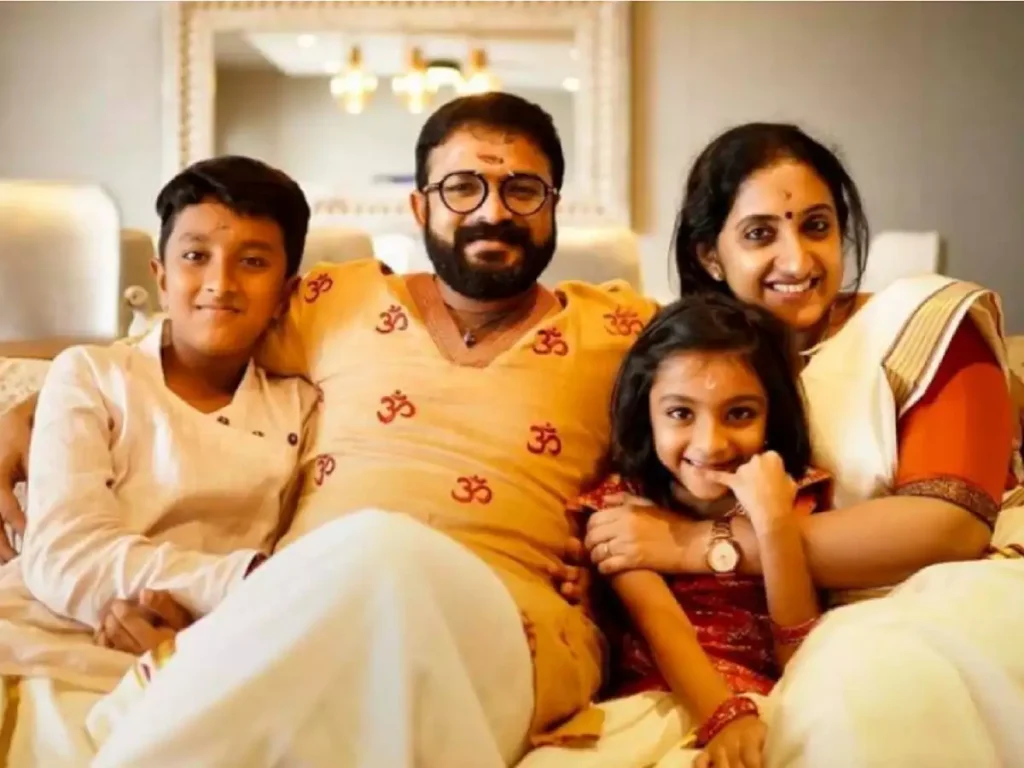 Jayasurya With His Children