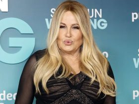 Jennifer Coolidge Biography Height Weight Age Movies Husband Family Salary Net Worth Facts More