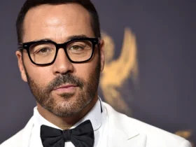 Jeremy Piven Biography Height Weight Age Movies Wife Family Salary Net Worth Facts More.