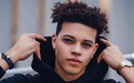 Julian Henry Biography, Height, Weight, Age, Movies, Wife, Family, Salary, Net Worth, Facts