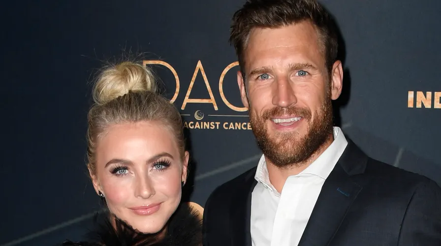 Julianne Hough With Brooks Laich