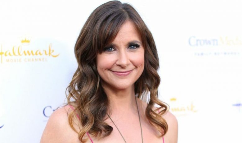Kellie Martin Biography, Height, Weight, Age, Movies, Husband, Family, Salary, Net Worth, Facts