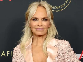 Kristin Chenoweth Biography Height Weight Age Movies Husband Family Salary Net Worth Facts More