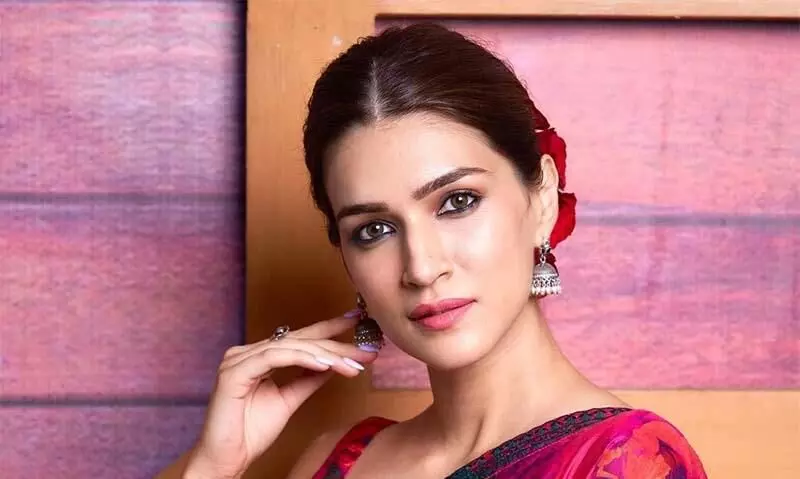 Kriti Sanon Biography Height Weight Age Movies Husband Family Salary Net Worth Facts More 1