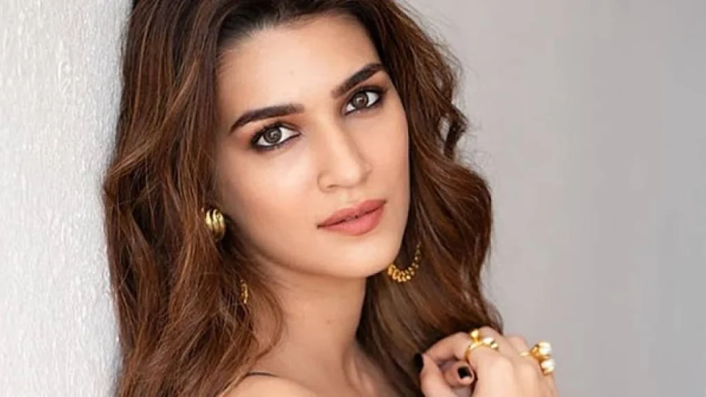 Kriti Sanon Biography, Height, Weight, Age, Movies, Husband, Family, Salary, Net Worth, Facts & More