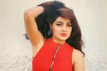 Mamta Kulkarni Biography, Height, Weight, Age, Movies, Husband, Family