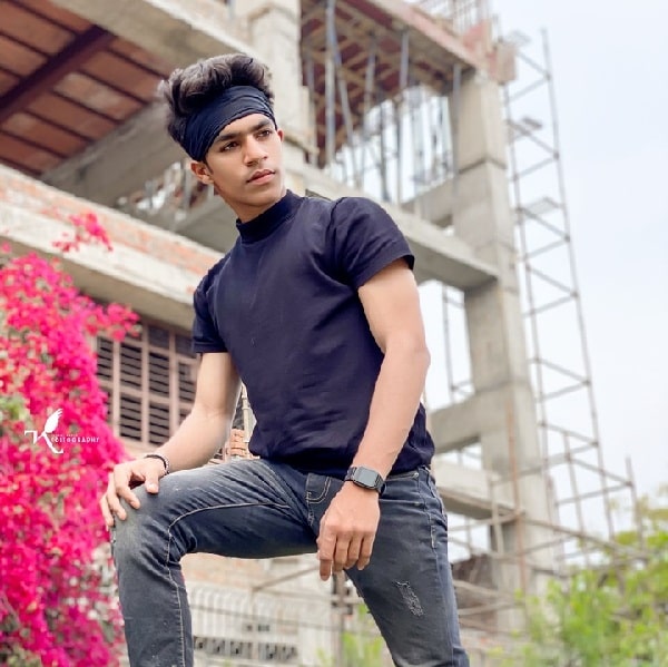 Mihir Gupta Biography, Height, Weight, Age, Instagram, Girlfriend, Family, Affairs, Salary, Net Worth, Photos, Facts & More