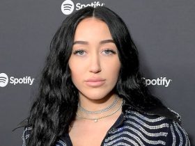 Noah Cyrus Biography Height Weight Age Movies Husband Family Salary Net Worth Facts More