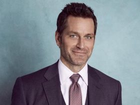 Peter Hermann Biography Height Weight Age Movies Wife Family Salary Net Worth Facts More