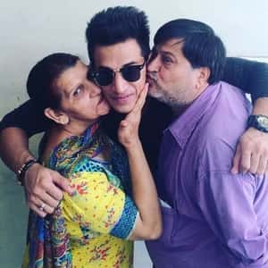 Prince Narula With His Father And Mother