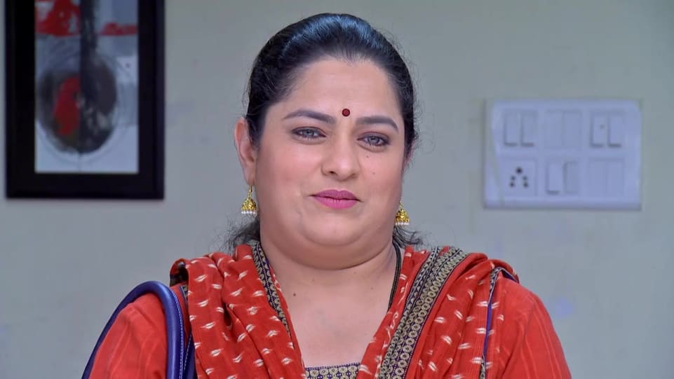 Purnima Talwarkar as Jayashri Salgaonkar