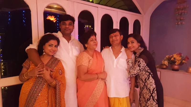 Rati Pandey With Her Family