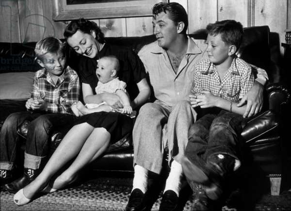 Robert Mitchum With His Children