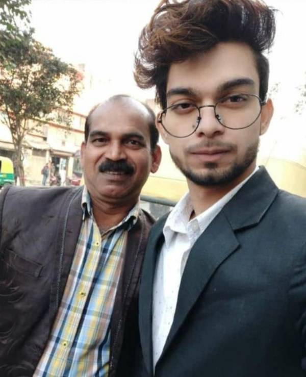 Rupesh Soni WIth His Father