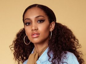 Samantha Logan Biography Height Weight Age Movies Husband Family Salary Net Worth Facts More