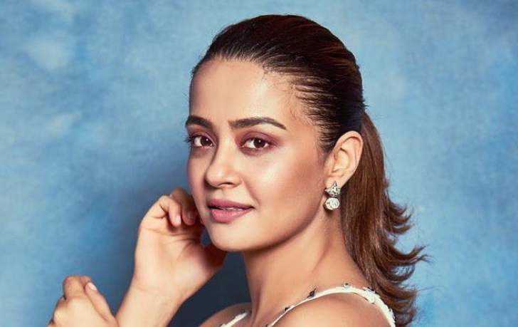 Mariam Khan Reporting Live Serial Cast, Real Names, Age, Salary, Net ...
