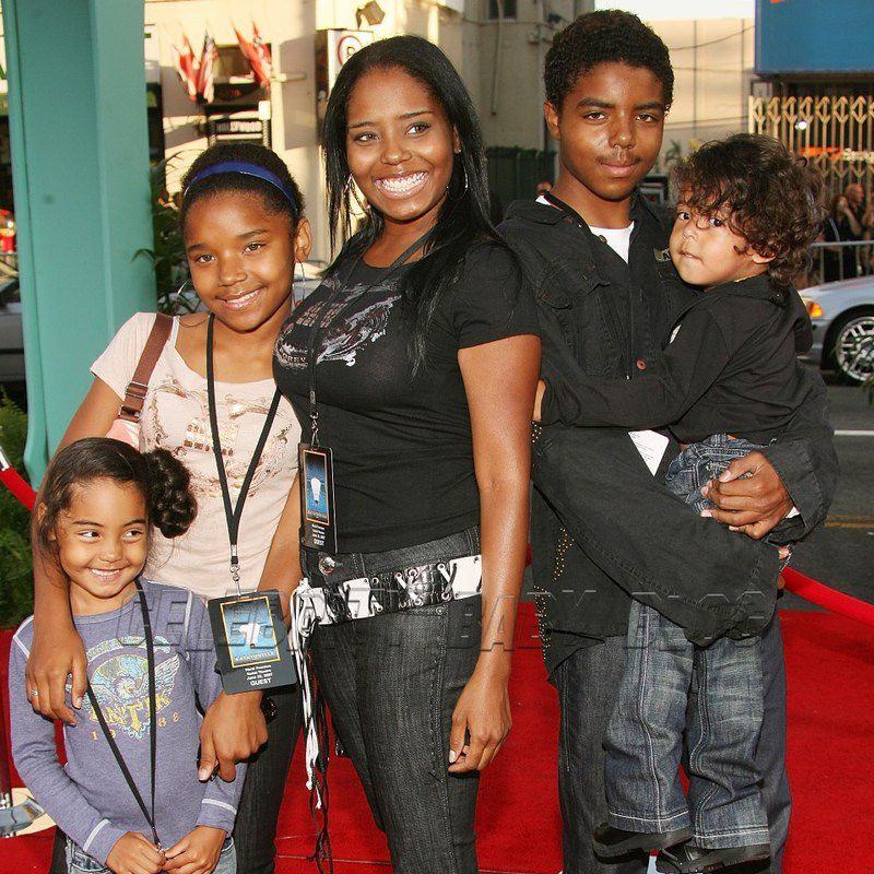 Shar Jackson With Her Children