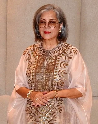 Zeenat Aman Biography, Height, Weight, Age, Movies, Husband, Family