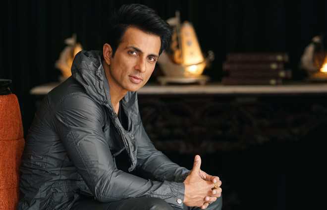 Sonu Sood Biography, Height, Weight, Age, Movies, Wife, Family, Salary, Net Worth, Facts & More