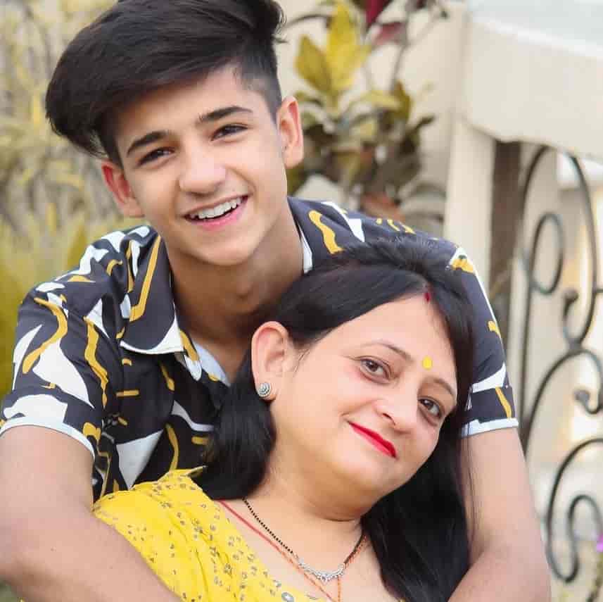 Tarun Kinra With His Mother
