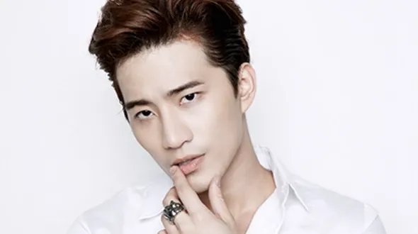 Thassapak Hsu Biography, Height, Weight, Age, Movies, Wife, Family ...