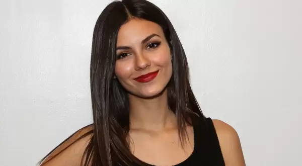 Victoria Justice Biography, Height, Weight, Age, Movies, Husband, Family, Salary, Net Worth, Facts & More