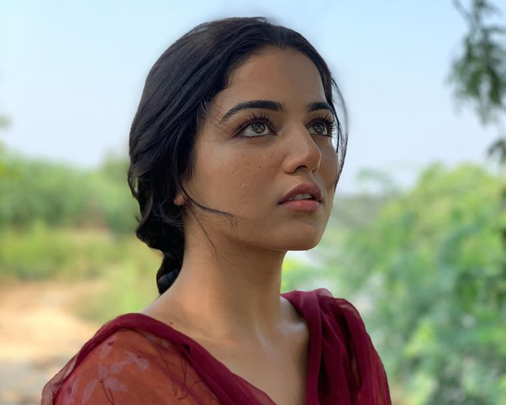 Wamiqa Gabbi as Manjeet Kaur Chhabra / Manu