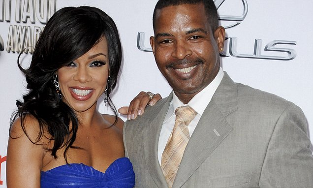 Wendy Raquel Robinson Biography, Height, Weight, Age, Movies, Husband